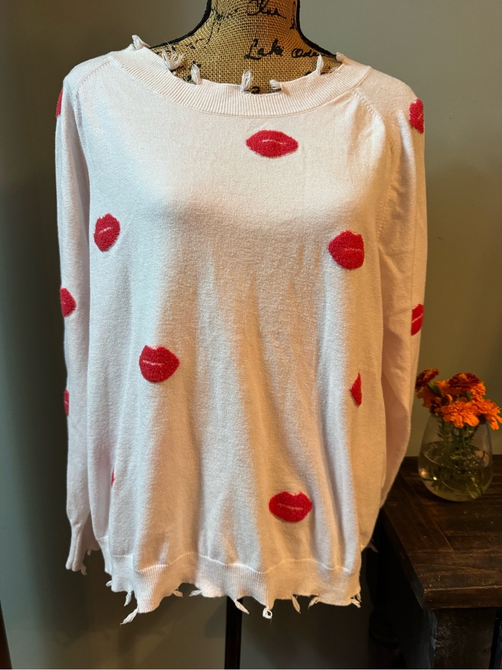 Women’s Aaron & Amber Sweater with Red Lip Motif. Size S.